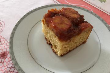 BOLO DE BANANA CARAMELIZADA (INVERTIDO), DE LIQUIDIFICADOR