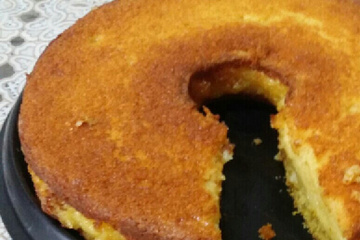 Bolo de fubá cremoso com queijo