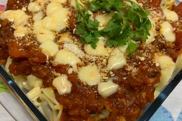 Macarrão Capeletti ao molho de tomate.
