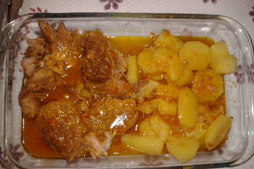 Pernil na pressão com batatas