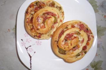 Caracóis de presunto e queijo