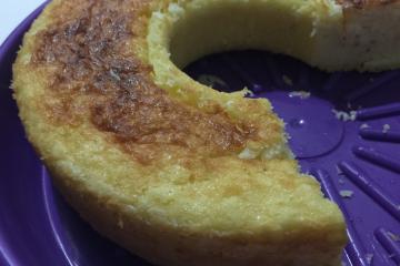 Bolo cremoso de coco (de liquidificador)