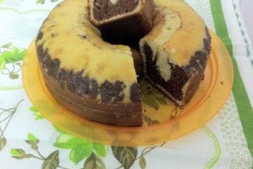 Bolo mesclado de chocolate