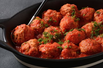 Almôndega caseira com molho: receita perfeita para o macarrão do almoço em família