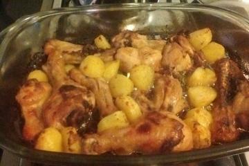 Frango assado em pedaços