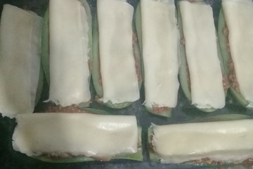 Canoa de abobrinha recheada com carne moída