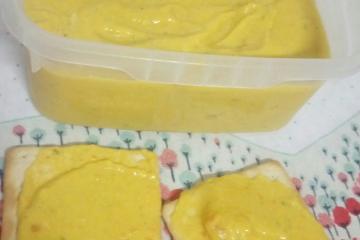Patê de cenoura e queijo