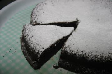 Bolo de chocolate sem fermento: confira a receita