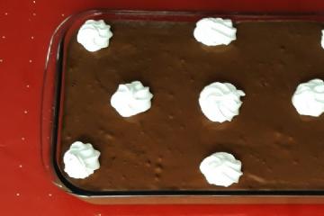 Sobremesa de suspiro com chocolate