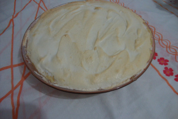 Torta de banana com creme e suspiro do Marcelo