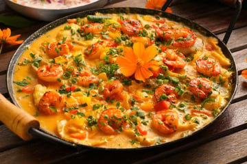 Moqueca de peixe e camarão