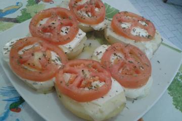 Batata com queijo e especiarias
