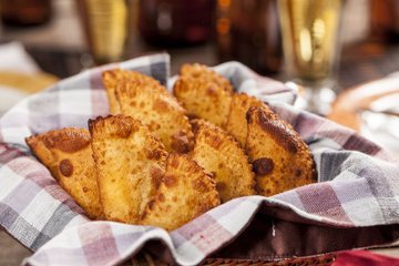 O truque (a maioria não sabe!) para fazer um pastel crocante na airfryer sem óleo