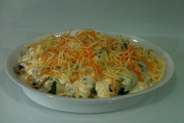 Penne ao molho branco e brócolis
