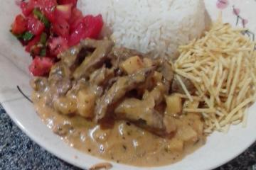 Estrogonofe de carne