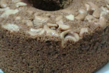 Bolo de banana, canela e castanha integral