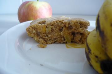 Bolo de aveia com maçã e banana