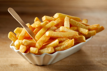 Como salvar batata frita murcha na airfryer, na frigideira e no forno