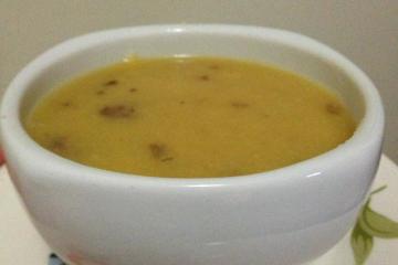 Sopa da fubá com lingüiça