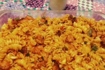 Fusilli ao molho de linguiça toscana