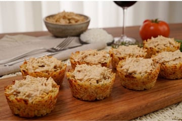 Cestinha de arroz dormido na airfryer crocante com recheio cremoso