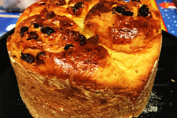 Rosca de frutas cristalizadas com uva passas