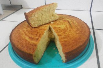 Bolo de aipim com farinha de trigo