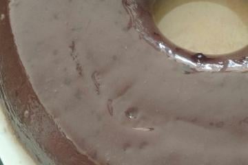 Bolo de banana caramelada batido à mão muito fácil de fazer e delicioso -  Freitas News