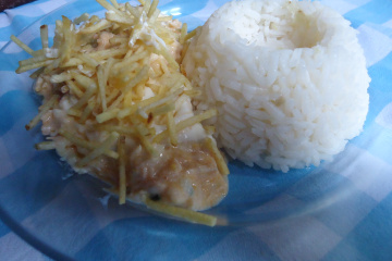 Fricassê saboroso de frango