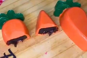 Muito melhor que ovo de Páscoa! Todo ano faço essas cenourinhas de chocolate que são sucesso garantido, já anota a receita!