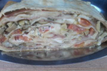 Rocambole  de massa de pastel