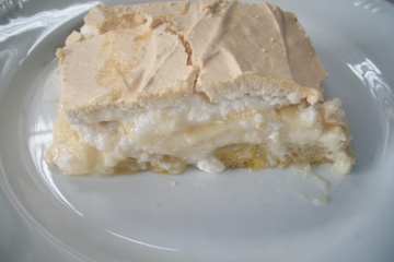 Torta de banana com creme e suspiro do Marcelo
