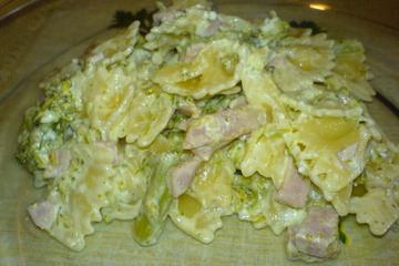 Farfalle com brocólis