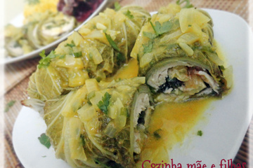 Enroladinho de frango com legumes, ao molho de mostarda