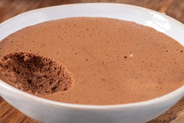 Mousse de chocolate sem gelatina no liquidificador que fica consistente e aerado