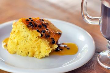 Bolo delicioso de mousse de maracujá