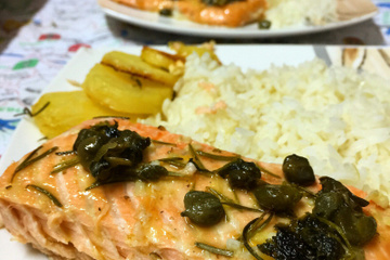 Salmão com alcaparras