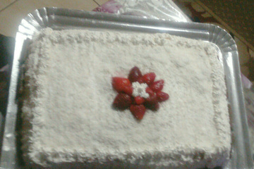 Bolo de chocolate com morango e coco - da Bia