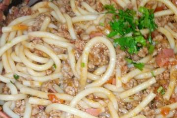 Macarrão com carne moída