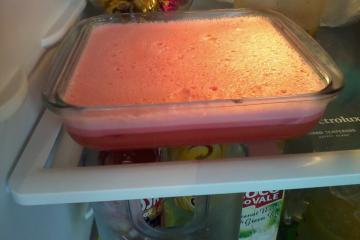 Gelatina cremosa com creme de leite