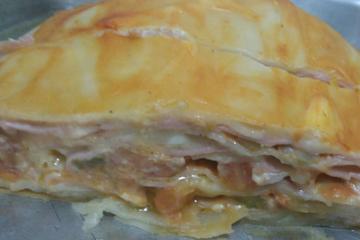 Rocambole  de massa de pastel
