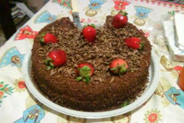 Bolo de chocolate com morango