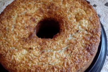 Bolo de aipim com coco