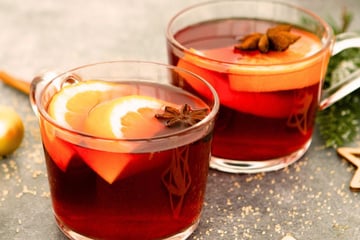 Quentão de vinho simples e rápido com sabor caramelizado irresistível