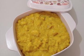 Frango ao molho de abóbora cabocha e requeijão