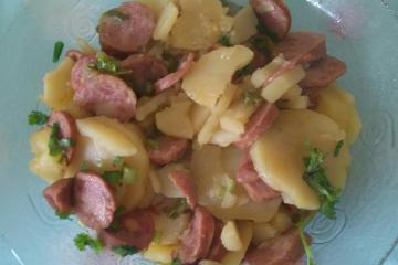 Calabresa com batata na panela de pressão
