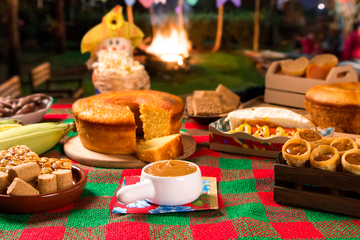 Como montar uma mesa de Festa Junina bonita e barata: os convidados ficarão surpresos com a criatividade