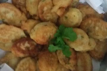 Bolinho frito de arroz