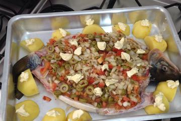 Peixe assado à moda pantaneira