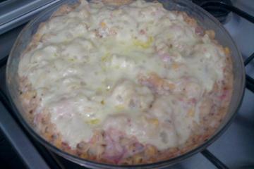 Macarrão de forno de presunto e atum